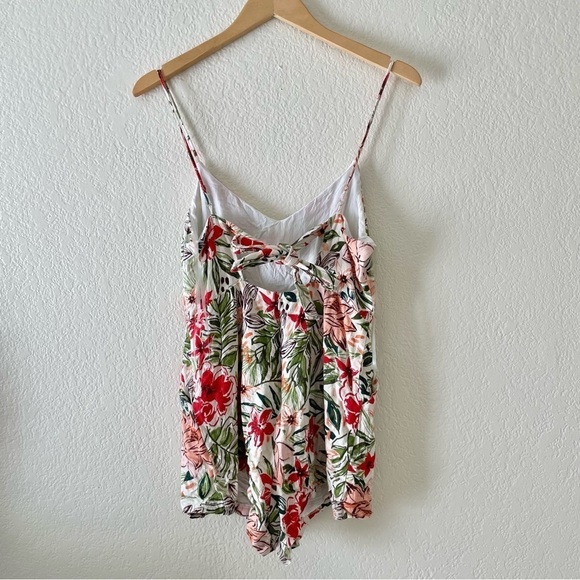 Women's Lush Tropical Print Romper - Picture 3 of 3